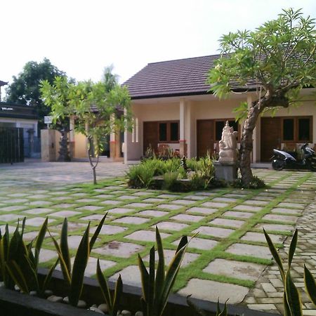 Deka Homestay Mataram Exterior photo