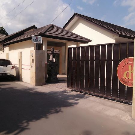 Deka Homestay Mataram Exterior photo