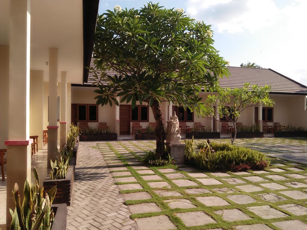 Deka Homestay Mataram Exterior photo